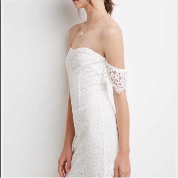 Off-The-Shoulder Lace Dress - Picture 3 of 5